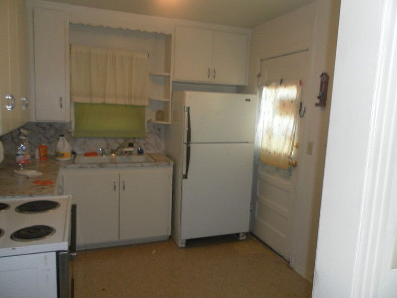 2nd image of 917 SW 47th St