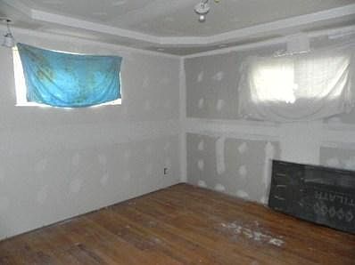 3rd image of 2214 Leelanau Ave