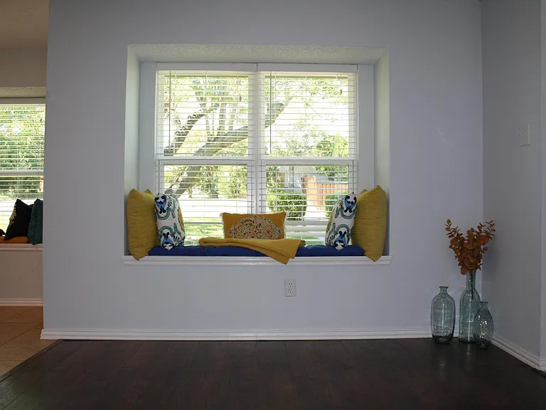 2518 Highdale Dr — Photo 16