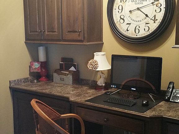 4th image of 4098 NE Chapel Manor Ct