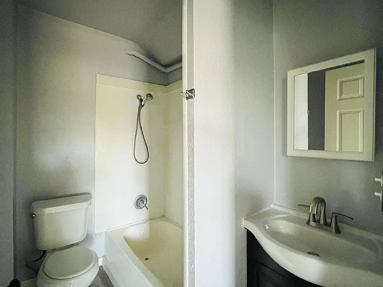 127 Sandmeyer St #4 — Photo 5