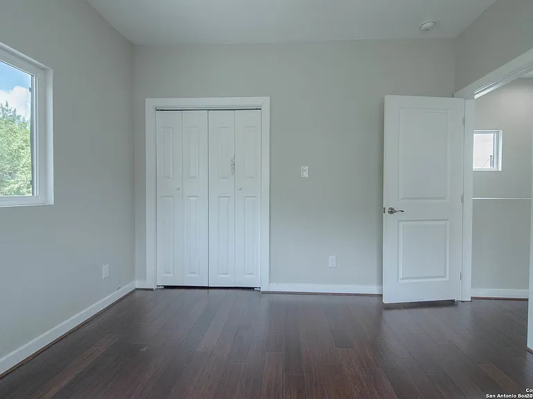 817 Potomac — Photo 31
