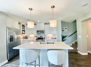 9885 5th Street Ln N, Lake Elmo, MN 55042