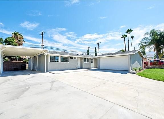 3rd image of 25340 Los Flores Dr