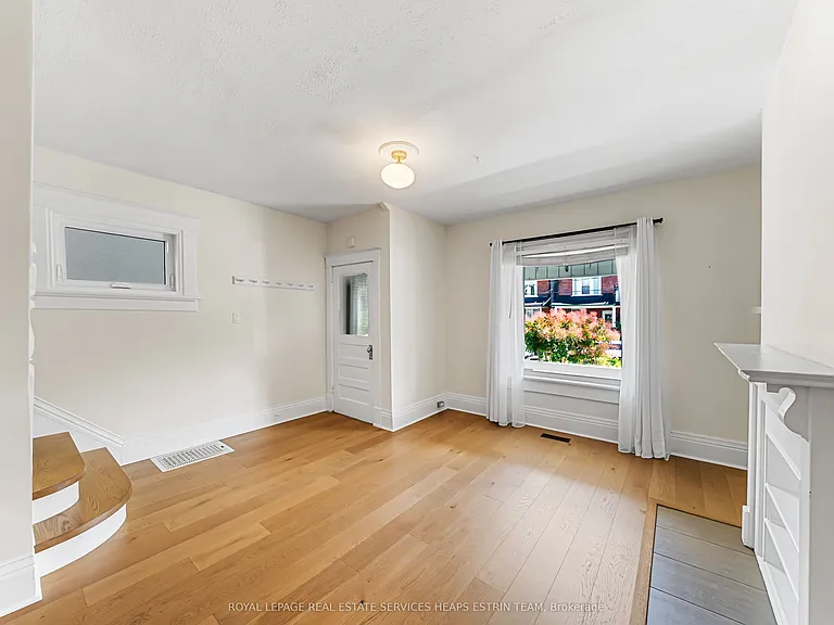624 Pape Ave — Photo 8
