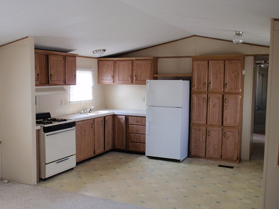 2nd image of 2524 Commonwealth Dr Lot 46