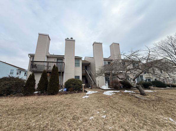 302 Skyline Condos #302