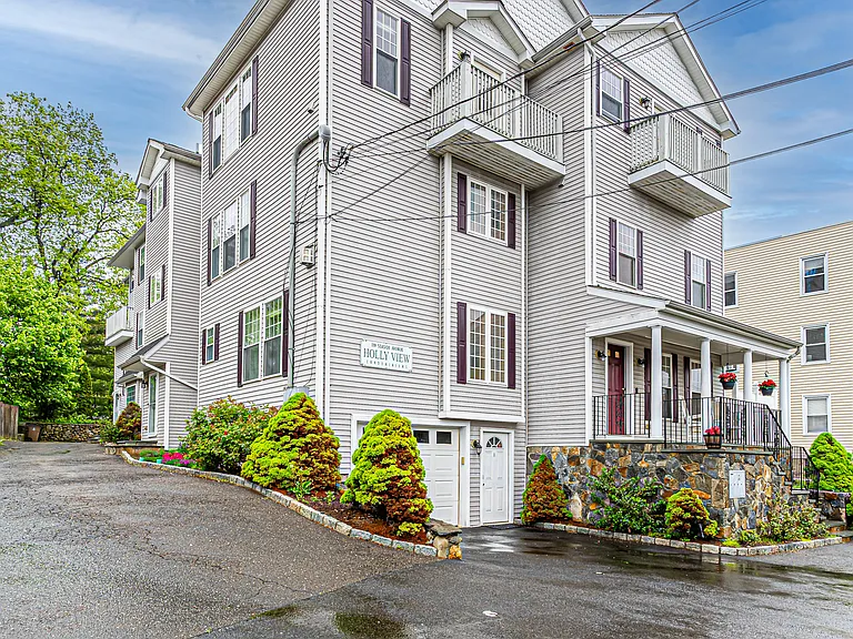 119 Seaside Ave #A — Photo 2