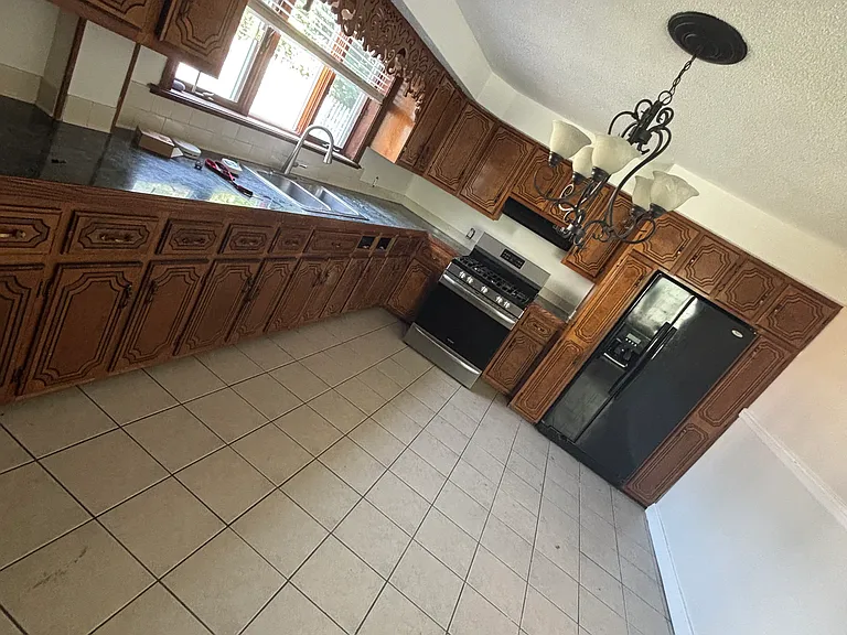 91 E Main St #1 — Photo 1