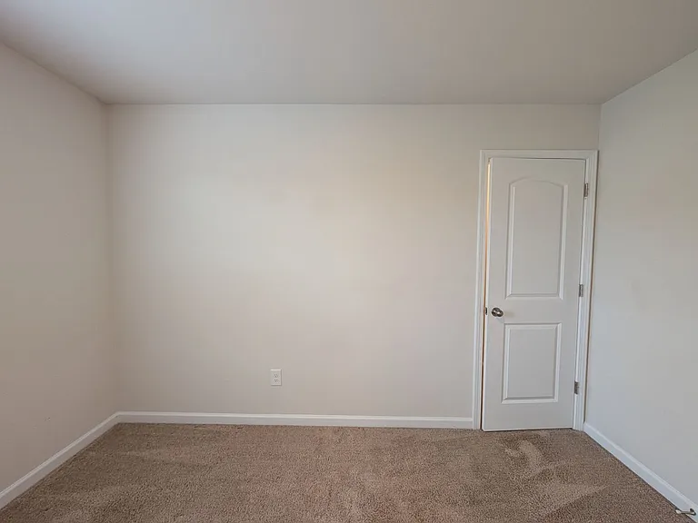 3030 Eastcott Ave — Photo 19