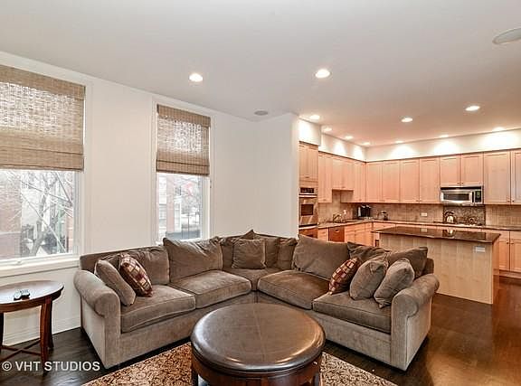3rd image of 2757 N Greenview Ave