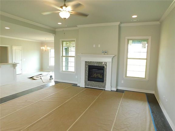 3rd image of 18351 Phelps Cir