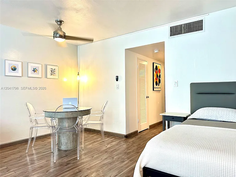 1200 West Ave #724 — Photo 3