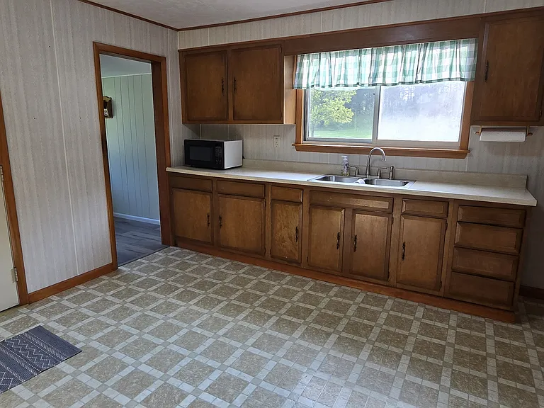 15731 Veterans Memorial Hwy — Photo 13