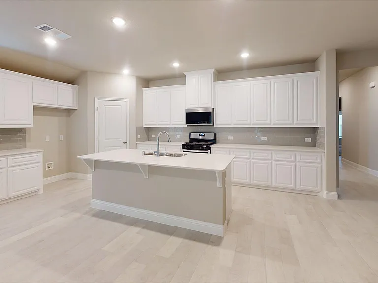 1420 Elizabeth St — Photo 4
