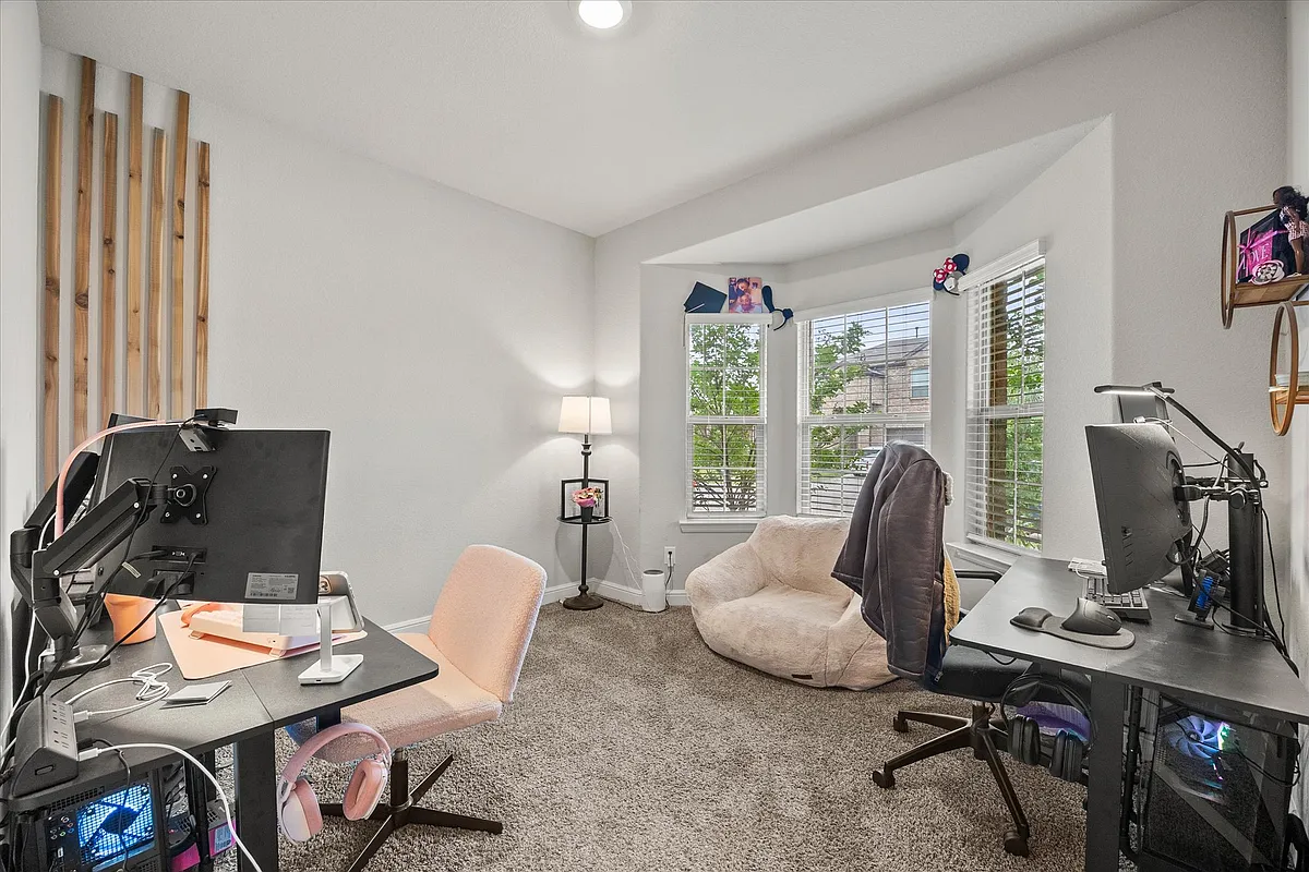 Building Photo - 1009 Croxley Way