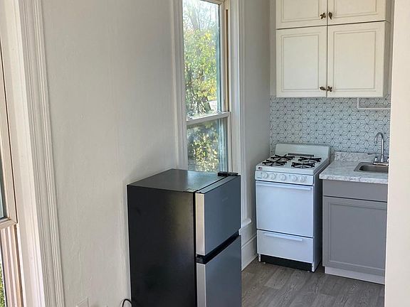 4th image of 36 West St #1
