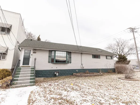 2220 139th St, Blue Island, IL 60406