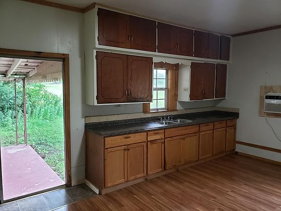 3rd image of 205 E Main St #1
