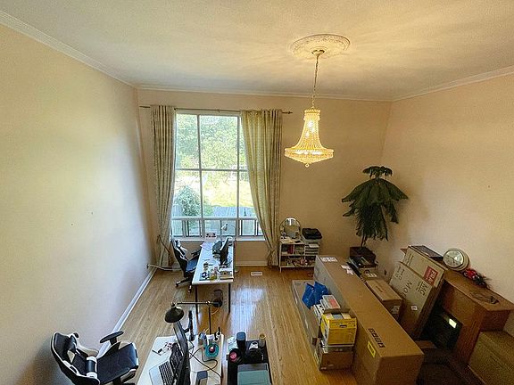 2nd image of 48 Chipwood Cres