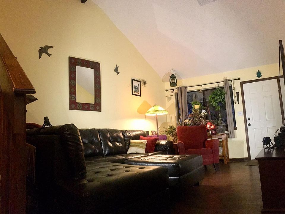 1st image of 1507 Peacock Pl