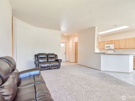 3rd image of 325 99th St E #1
