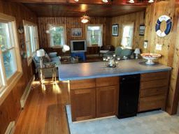 3rd image of 5 Wildwood Shores Dr