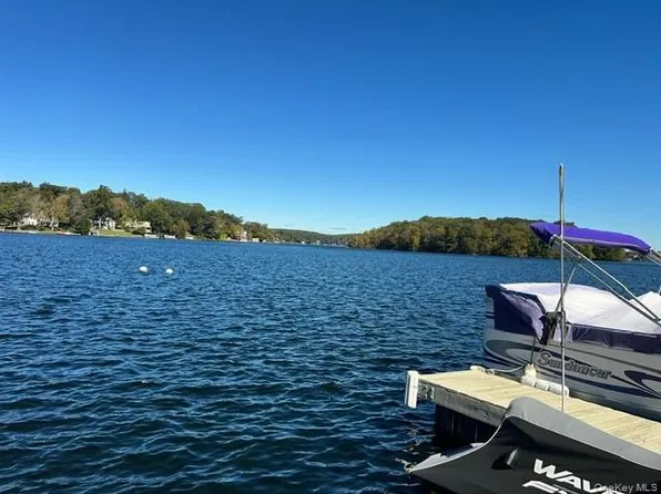 757 S Lake Boulevard, Mahopac, NY 10541