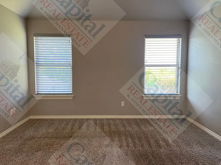 3316 NW 158th Ter — Photo 16