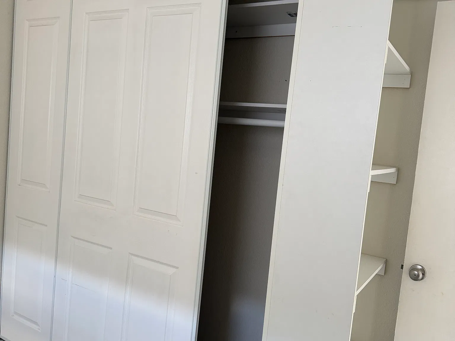 1 bed, 400 sqft, $1,200 — Photo 3