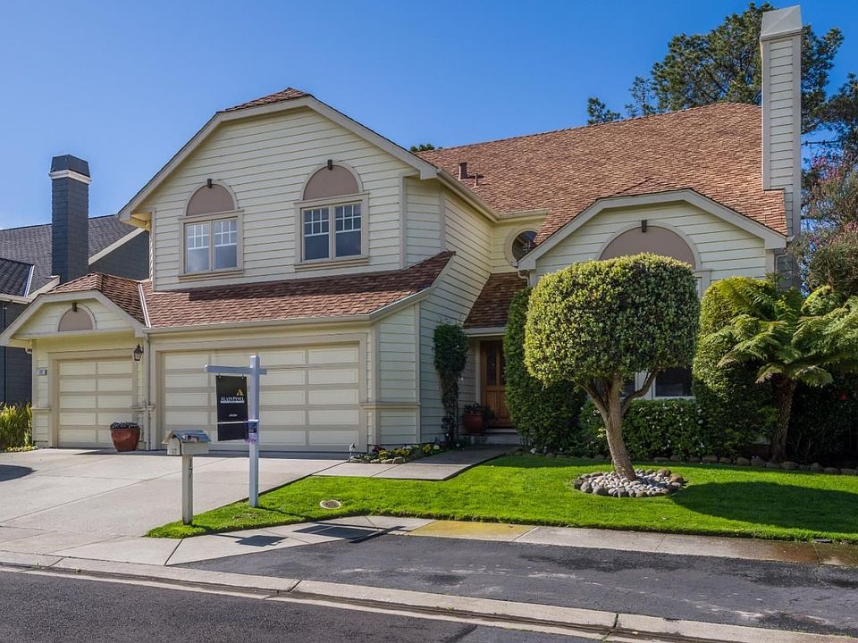 1st image of 17 Bayhill Pl
