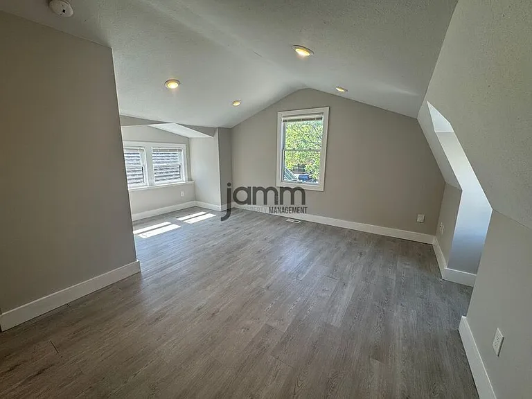 1966 Randall Rd #5 — Photo 8