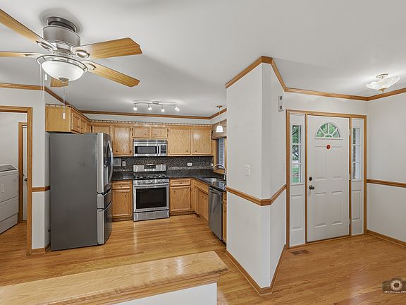 5th image of 8111 Brushwood Ln