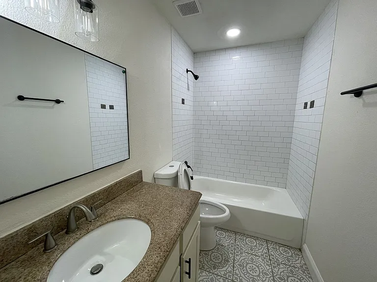 204 Hosack St — Photo 7