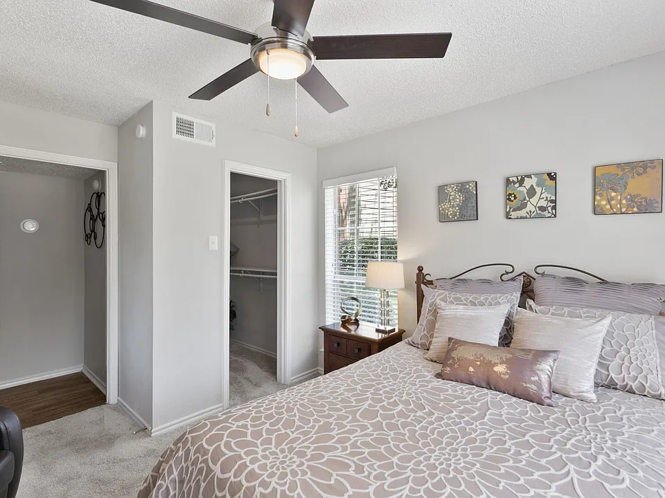Creekwood Apartment Homes apartments community photo