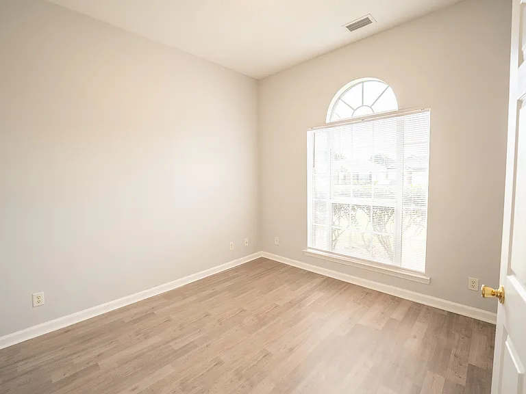 123 W Tisbury Ln — Photo 20