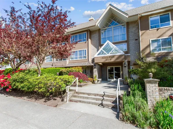 15375 17th Ave #103, Surrey, BC V4A 1T8