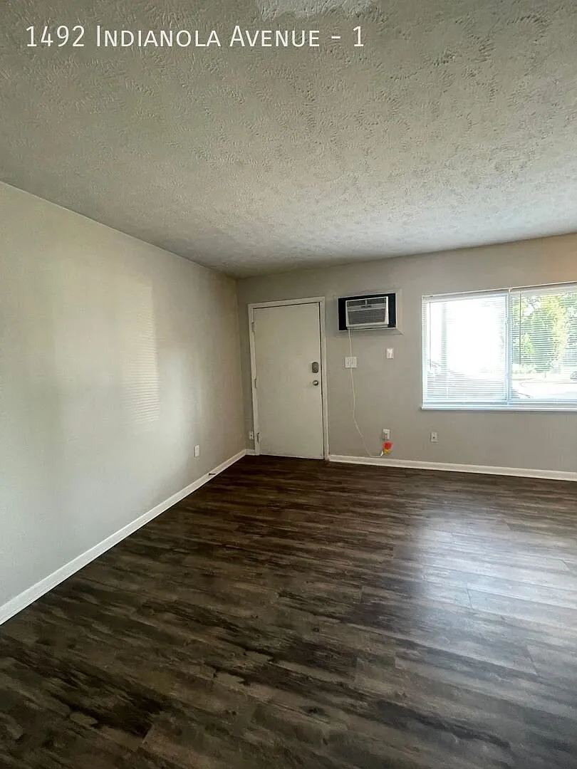 1492 Indianola Ave — Photo 4