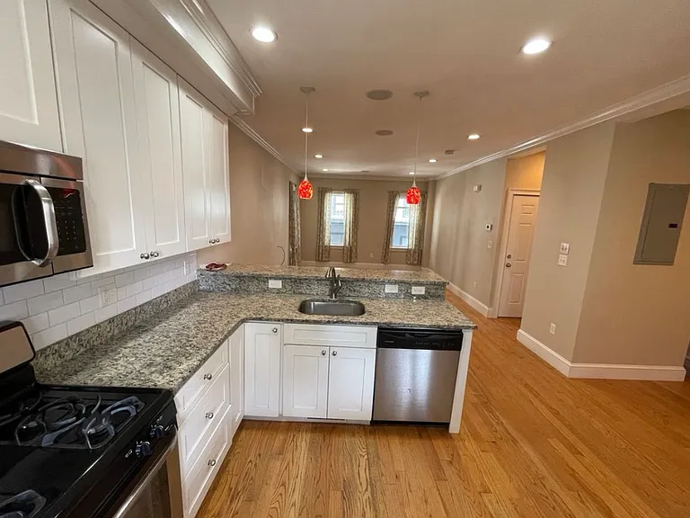 283 Gold St #1 — Photo 3