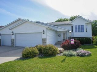 1100 7th St N, Moorhead, MN 56560