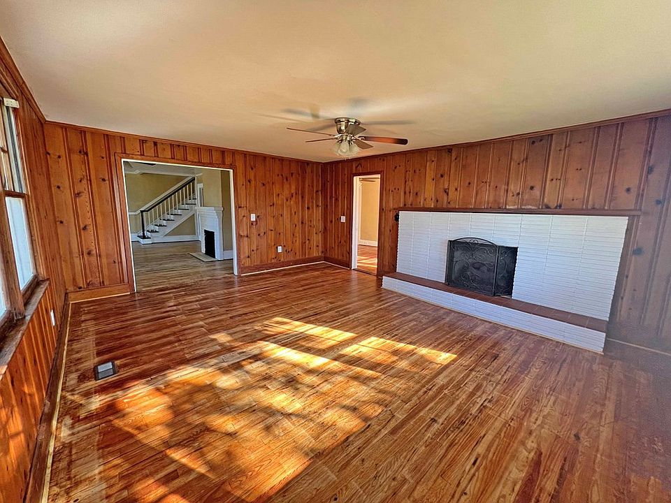 13th image of this home