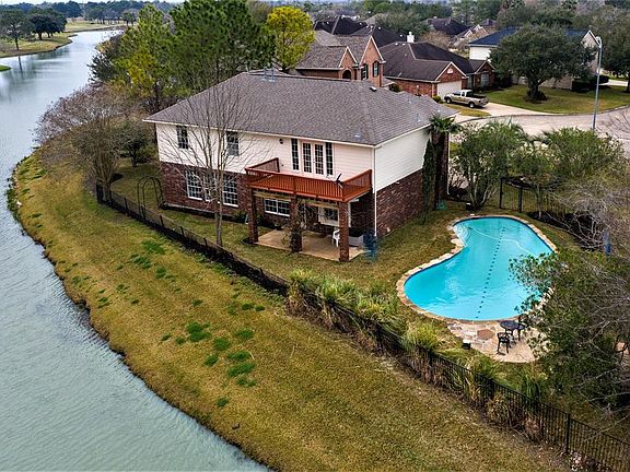 5th image of 515 Elderberry Ln