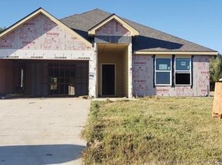 8231 E Dunnwood Rd, Claremore, OK 74019