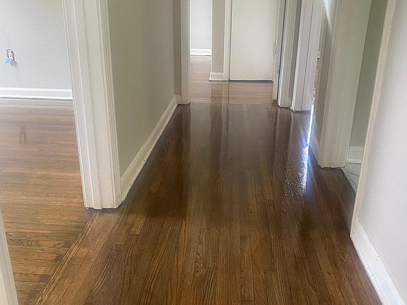 2nd image of 4214 Glenbrook St