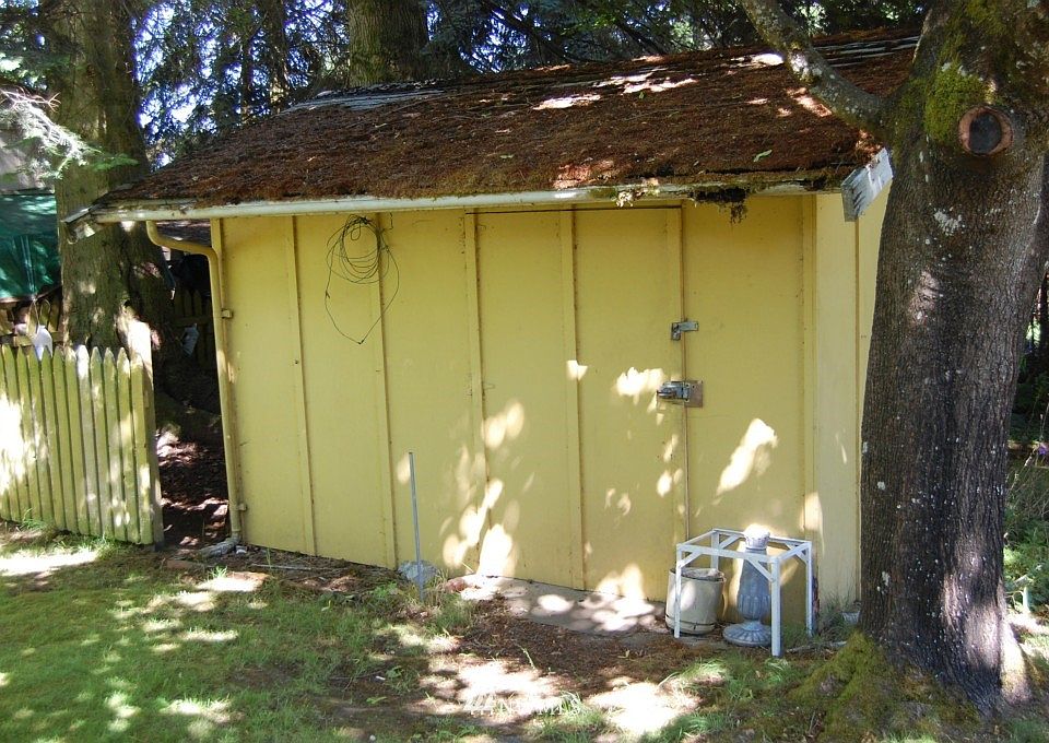 2nd image of 111 S 34th Street