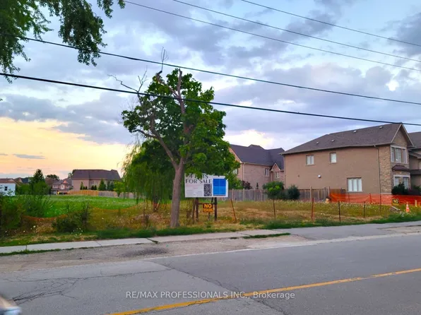 6839 2nd Line W, Mississauga, ON L5W 1M8