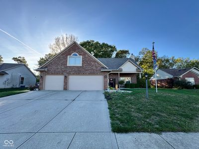 388 N Greenbriar Dr, Greenwood, IN, 46142