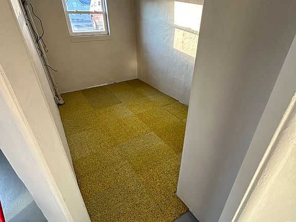 4th image of 309 W Locust St #5A