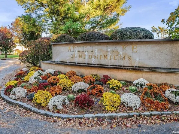 245 Artist Lake Drive #245, Middle Island, NY 11953
