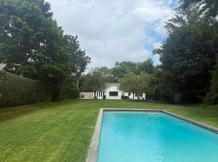 136 Cove Hollow Rd, East Hampton, NY 11937